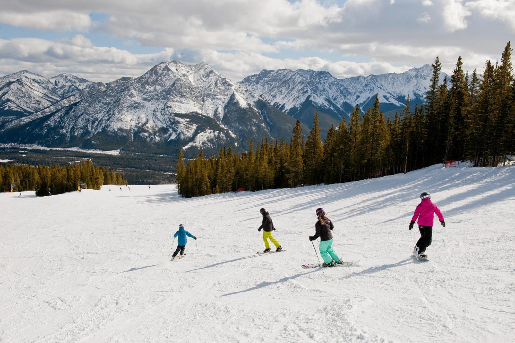 Special! New Downtown Mtn View Free Parking 2B&2B Apartment Canmore Exterior photo